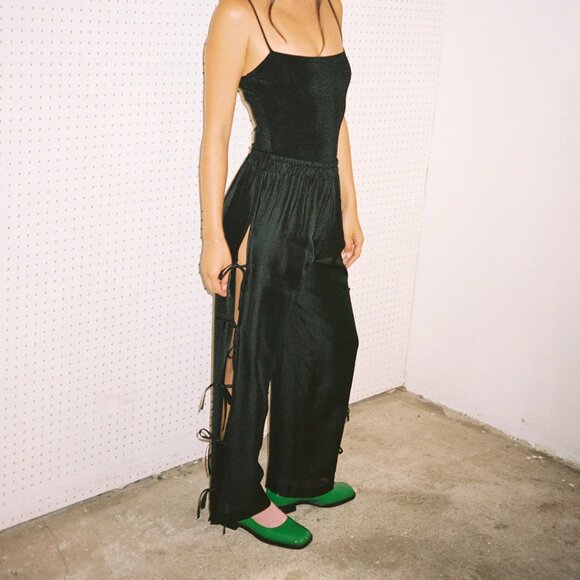 Lisa Says Gah ! ⭐️ Evelyn Side Bow Tie Pants in Black Rose Size Small ⭐️⭐️⭐️⭐️ - Picture 11 of 14